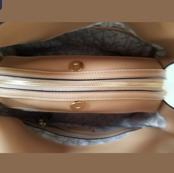 Bag - Picture 2 of 5